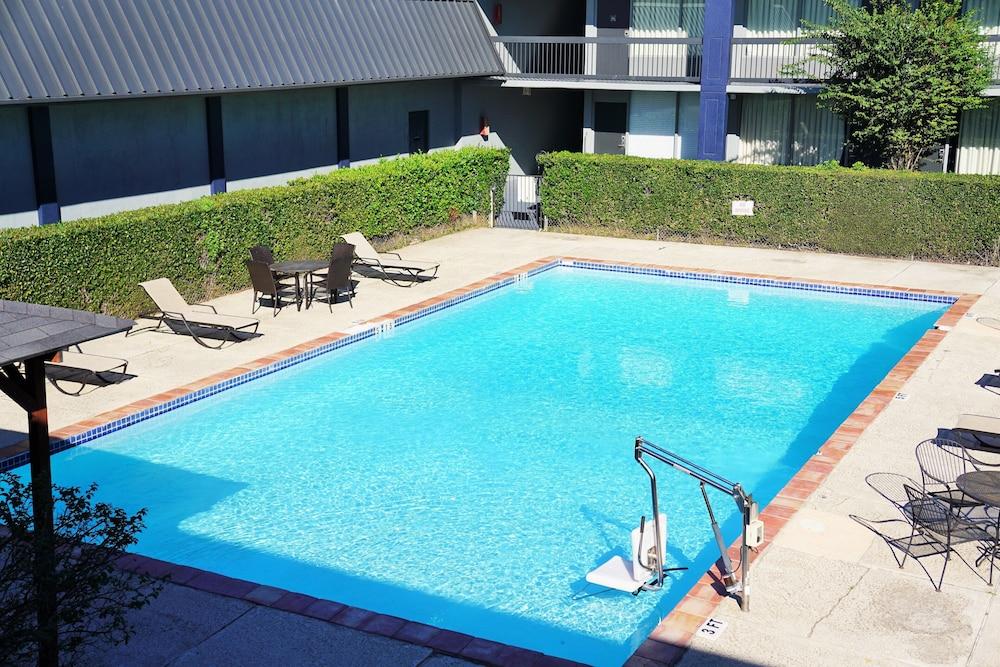 Hotel Elev8 Conroe Exteriér fotografie