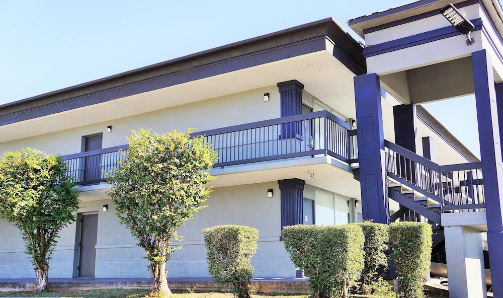 Hotel Elev8 Conroe Exteriér fotografie