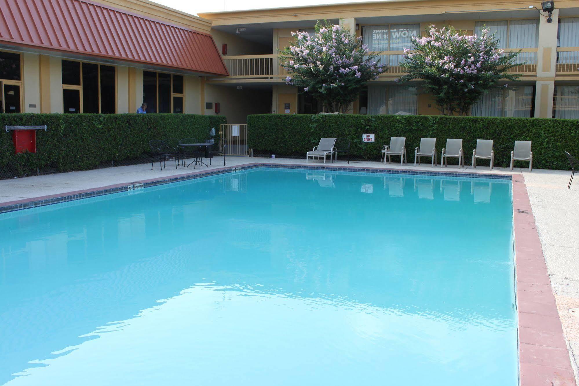 Hotel Elev8 Conroe Exteriér fotografie